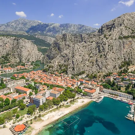 Villa Mama - Traditional Apartments In Omis, Free Parking Exterior foto