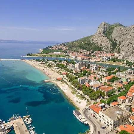 Villa Mama - Traditional Apartments In Omis, Free Parking Exterior foto