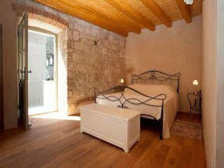 Mama - Traditional In Omis, Free Parking Omis