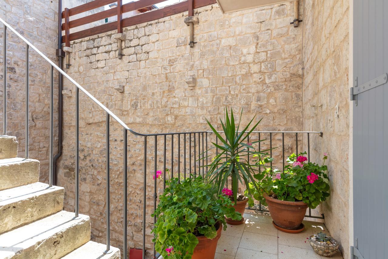 Apartma Mama - Traditional In Omis, Free Parking