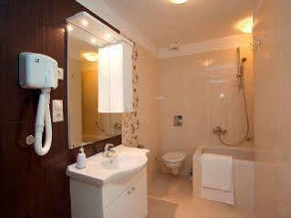 Apartma Mama - Traditional In Omis, Free Parking