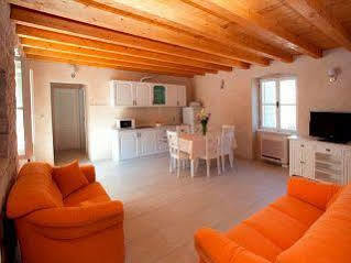 Mama - Traditional In Omis, Free Parking